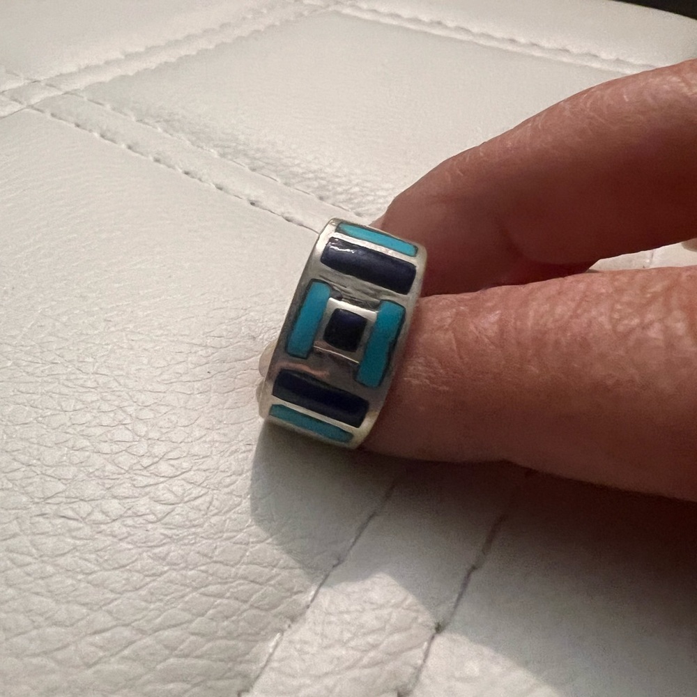 Vintage style silver ring